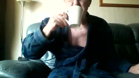Snapshot of discovery63 chatting on February 18, 11:44 am discovery63 online show from February 18, 11:44 am