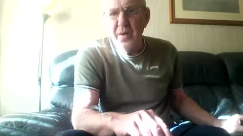 Snapshot of discovery63 chatting on October 12, 11:26 am discovery63 online show from October 12, 11:26 am
