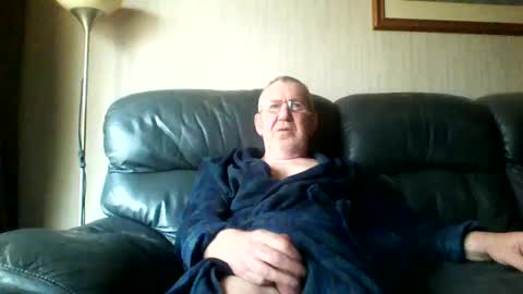 Snapshot of discovery63 chatting on December 31, 11:42 am discovery63 online show from December 31, 11:42 am