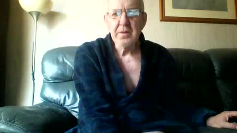 Snapshot of discovery63 chatting on February 23, 11:17 am discovery63 online show from February 23, 11:17 am