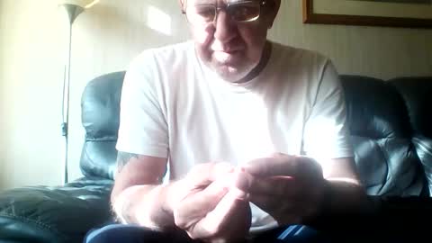 Snapshot of discovery63 chatting on October 19, 10:51 am discovery63 online show from October 19, 10:51 am