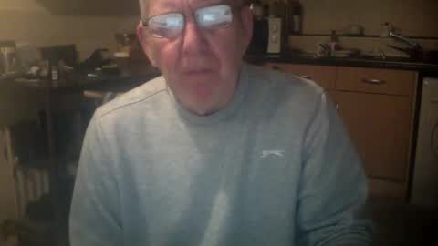 Snapshot of discovery63 chatting on February 12, 10:37 pm discovery63 online show from February 12, 10:37 pm