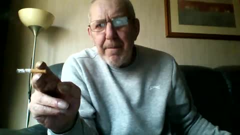 Snapshot of discovery63 chatting on February 17, 2:37 pm discovery63 online show from February 17, 2:37 pm
