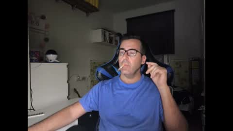 Snapshot of ditos_c chatting on October 27, 8:27 am ditos_c online show from October 27, 8:27 am