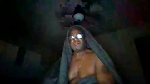 djbignuttsbrownass24 online show from January 3, 4:22 am