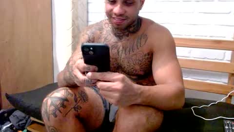 dogtattoo77 online show from October 22, 1:42 am