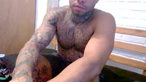 Snapshot of dogtattoo77 chatting on October 19, 6:22 pm dogtattoo77 online show from October 19, 6:22 pm