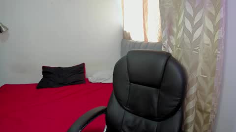 Snapshot of domi_master chatting on October 10, 8:02 pm MASTER online show from October 10, 8:02 pm
