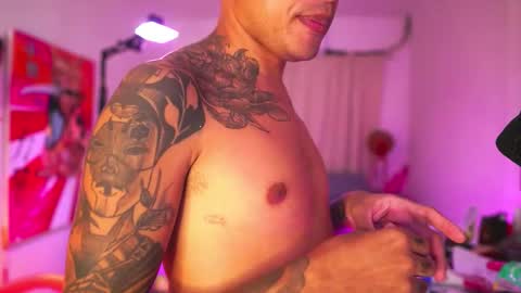 Snapshot of dominant_gay_xxx chatting on October 14, 8:32 am jjhoy online show from October 14, 8:32 am