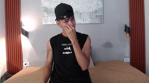 Snapshot of dominic_ghost chatting on October 22, 3:43 am Dominic online show from October 22, 3:43 am
