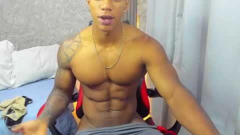 dominic_sg online show from July 18, 4:08 am