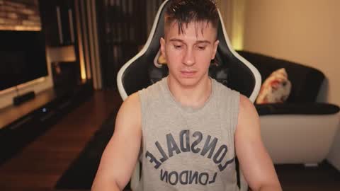 Dorian Reyes online show from December 16, 11:56 pm