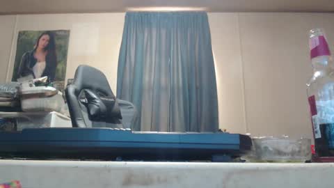 Snapshot of doublexl100 chatting on October 24, 8:32 pm Jess online show from October 24, 8:32 pm