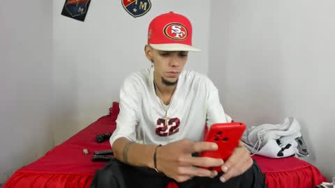 Snapshot of douglas_gallegos chatting on February 15, 11:27 pm douglas_gallegos online show from February 15, 11:27 pm