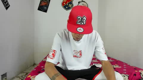 Snapshot of douglas_gallegos chatting on January 30, 12:50 am douglas_gallegos online show from January 30, 12:50 am