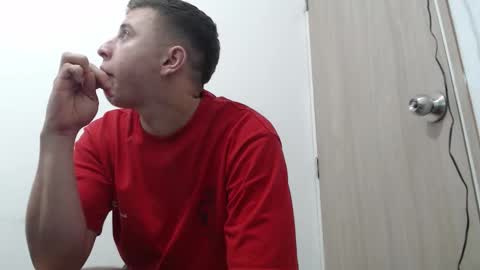 draco_boy2000 online show from February 6, 10:28 pm