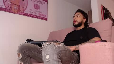 Snapshot of drake_jackson11 chatting on February 4, 9:41 pm drake jackson11 online show from February 4, 9:41 pm