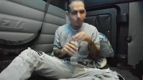 drippydavee online show from September 26, 7:39 am