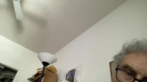 Snapshot of drtony4u222 chatting on February 13, 5:33 pm DrTony4u222100 online show from February 13, 5:33 pm