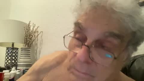 Snapshot of drtony4u222 chatting on December 26, 4:21 am DrTony4u222100 online show from December 26, 4:21 am