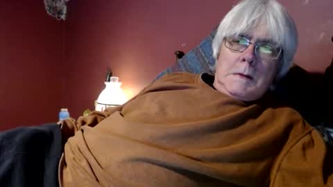 Snapshot of dug38 chatting on February 3, 12:36 am Doug online show from February 3, 12:36 am
