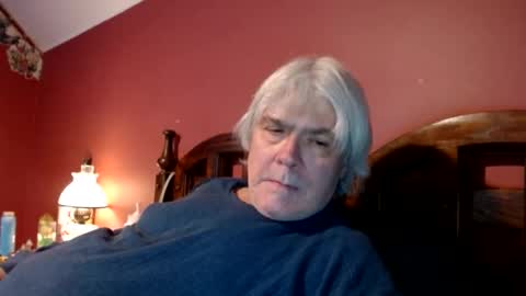 Snapshot of dug38 chatting on February 14, 3:22 am Doug online show from February 14, 3:22 am
