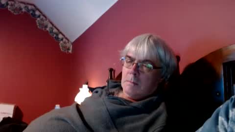 Snapshot of dug38 chatting on December 11, 11:54 am Doug online show from December 11, 11:54 am