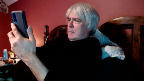 Snapshot of dug38 chatting on December 25, 12:58 pm Doug online show from December 25, 12:58 pm