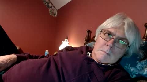 Snapshot of dug38 chatting on February 11, 1:41 am Doug online show from February 11, 1:41 am