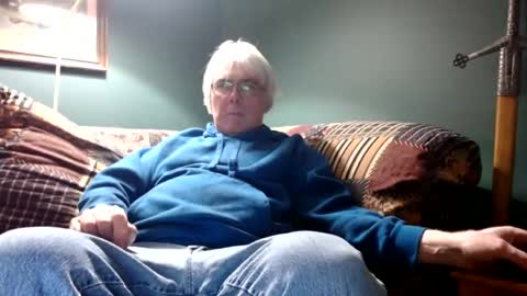 Snapshot of dug38 chatting on January 6, 12:16 am Doug online show from January 6, 12:16 am