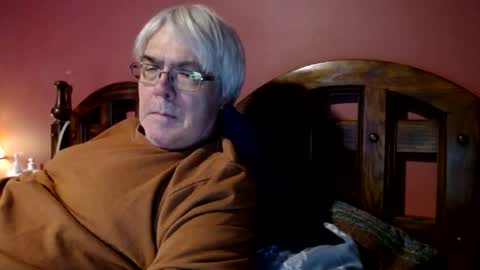 Snapshot of dug38 chatting on December 15, 5:42 pm Doug online show from December 15, 5:42 pm