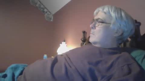 Snapshot of dug38 chatting on September 10, 4:49 pm Doug online show from September 10, 4:49 pm