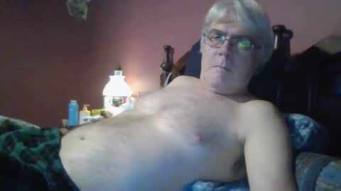 Snapshot of dug38 chatting on October 20, 12:09 pm Doug online show from October 20, 12:09 pm