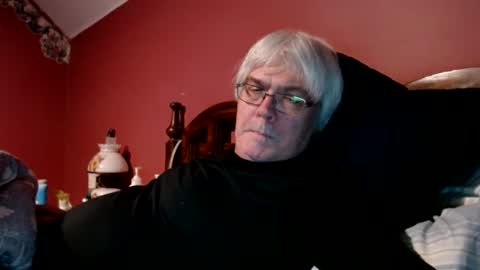 Snapshot of dug38 chatting on December 24, 9:33 pm Doug online show from December 24, 9:33 pm