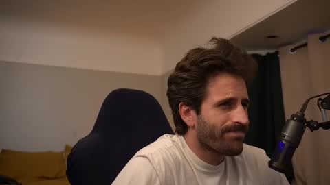 Snapshot of dukethedude chatting on September 21, 1:50 am Duke online show from September 21, 1:50 am