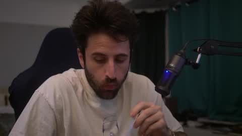 Snapshot of dukethedude chatting on January 12, 2:45 am Duke online show from January 12, 2:45 am