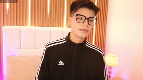 Dulcey online show from March 25, 5:33 am