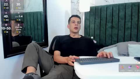 Snapshot of dustin_sonne chatting on February 23, 3:50 am Dustin Sonne online show from February 23, 3:50 am