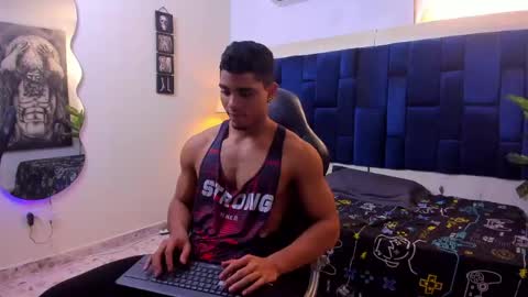 DUSTYN MICHELLE online show from May 23, 2:33 pm