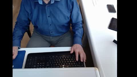 dutchpornking2 online show from March 29, 9:42 am