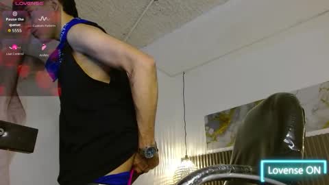 dyla_n18_ online show from February 1, 8:29 pm