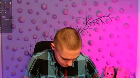 dylan_bold online show from December 22, 8:22 am