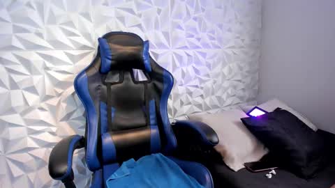 Dylan online show from October 25, 2:30 pm