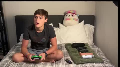Snapshot of dylanfruits chatting on October 23, 4:32 pm dylanfruits online show from October 23, 4:32 pm