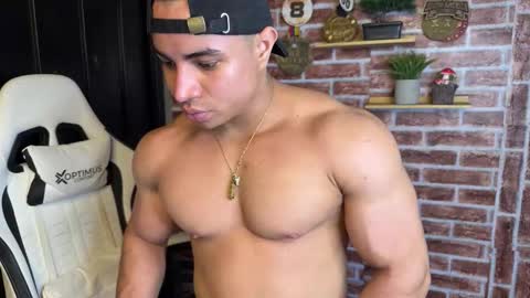 Dylangusss online show from March 2, 7:59 am