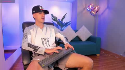 Dylann  Everyday From 1430 to 2130 Col Time online show from December 19, 9:49 pm