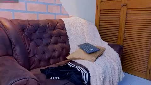 D Y L A N online show from March 24, 8:52 am