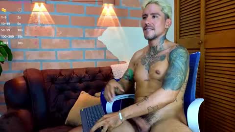 Snapshot of dylanstonne1 chatting on September 23, 9:47 pm D Y L A N online show from September 23, 9:47 pm