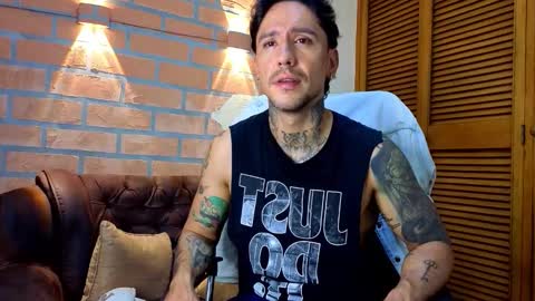 D Y L A N online show from February 25, 2:23 am