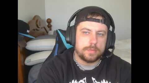 Snapshot of dylboi47 chatting on October 18, 5:40 pm dylboi47 online show from October 18, 5:40 pm